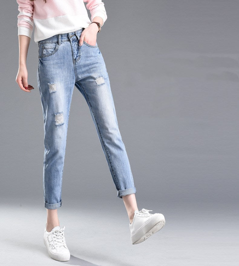 Ripped Belted Jeans for women