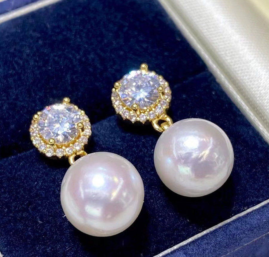 18K Gilded Round Pearl Unisex Pearl Stud Earrings