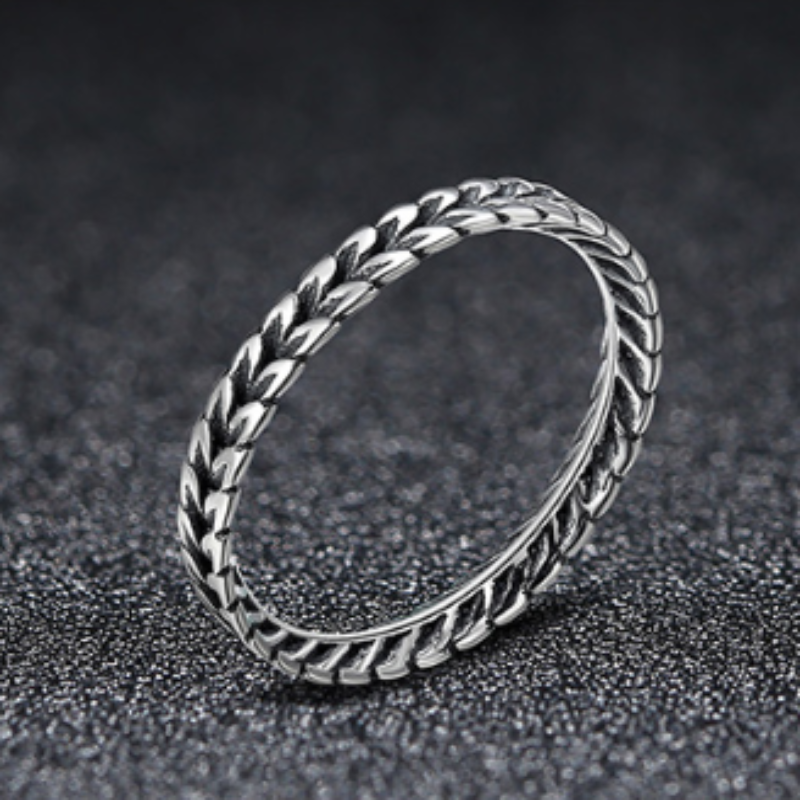 thin Braid Leaf Rope Thumb Ring